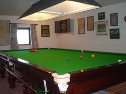 Full sized billiard & snooker table to play on